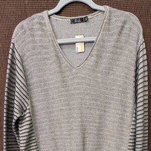 G&C Knitwear Womens Size XL Gray and Black Striped Long Sleeve Sweater